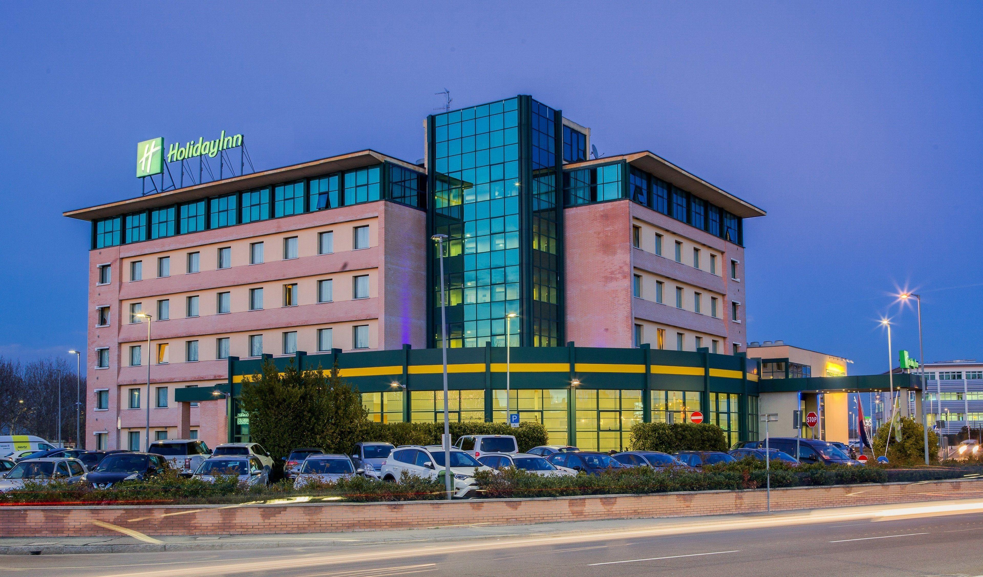Where to Stay in Bologna: 4 Airport Hotels Compared