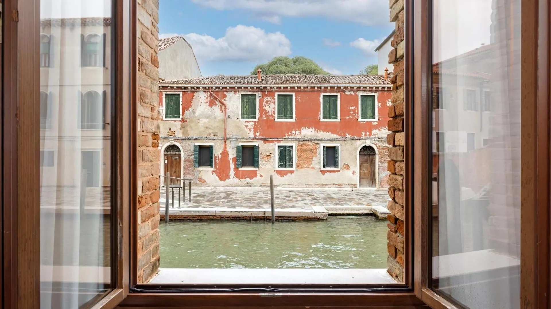 Staying In Cannaregio: 4 Romantic Hotels Compared